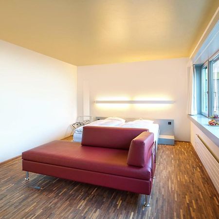 Dasbreitehotel Am Rhein Basel Bagian luar foto