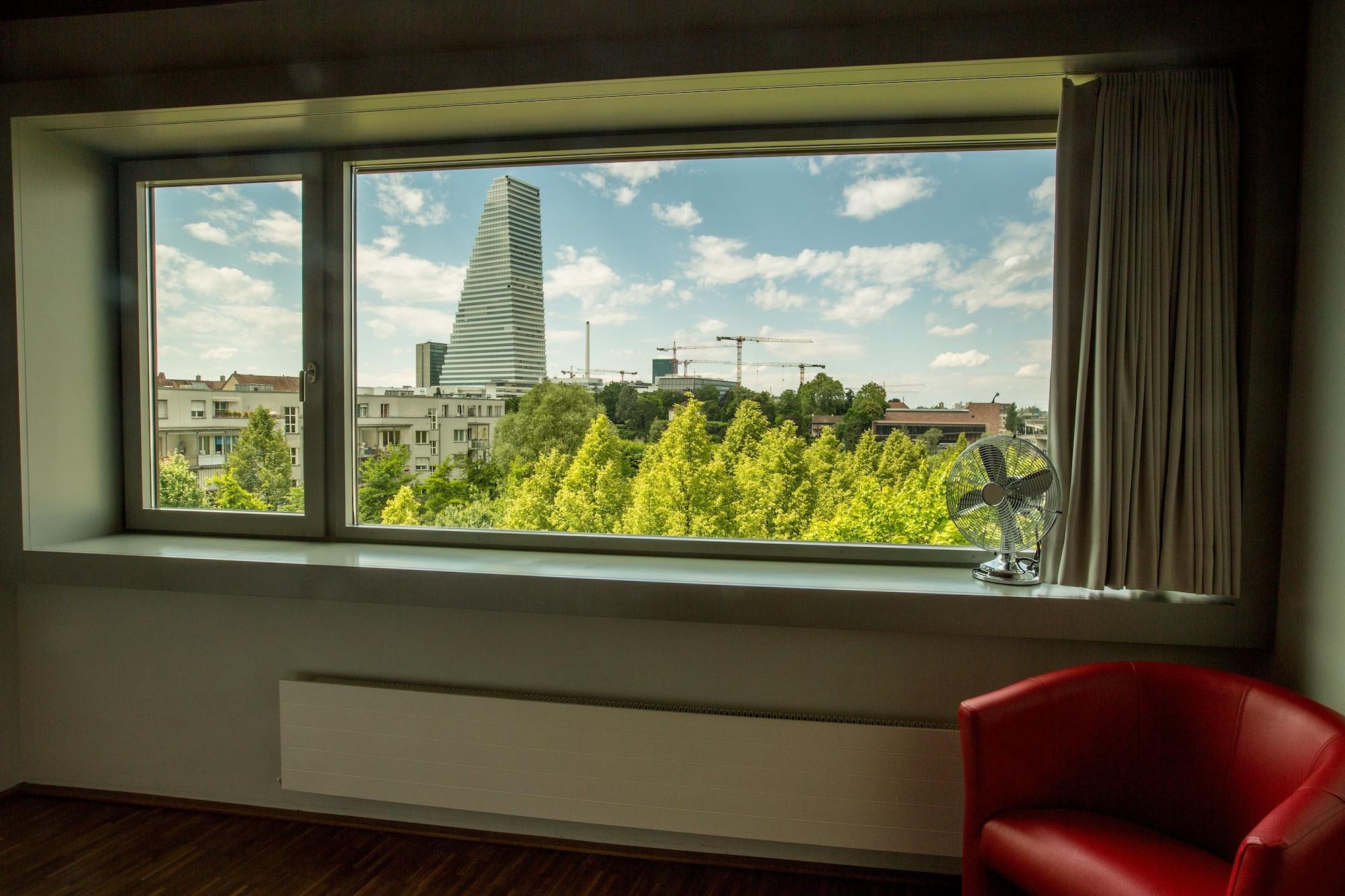 Dasbreitehotel Am Rhein Basel Bagian luar foto