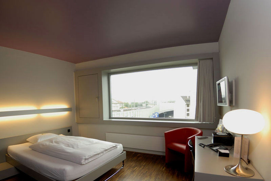 Dasbreitehotel Am Rhein Basel Bagian luar foto