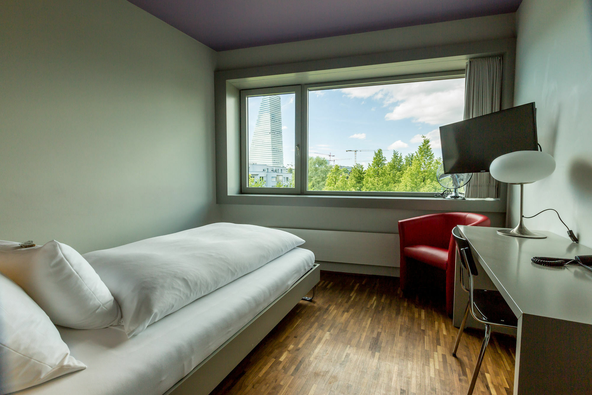 Dasbreitehotel Am Rhein Basel Bagian luar foto