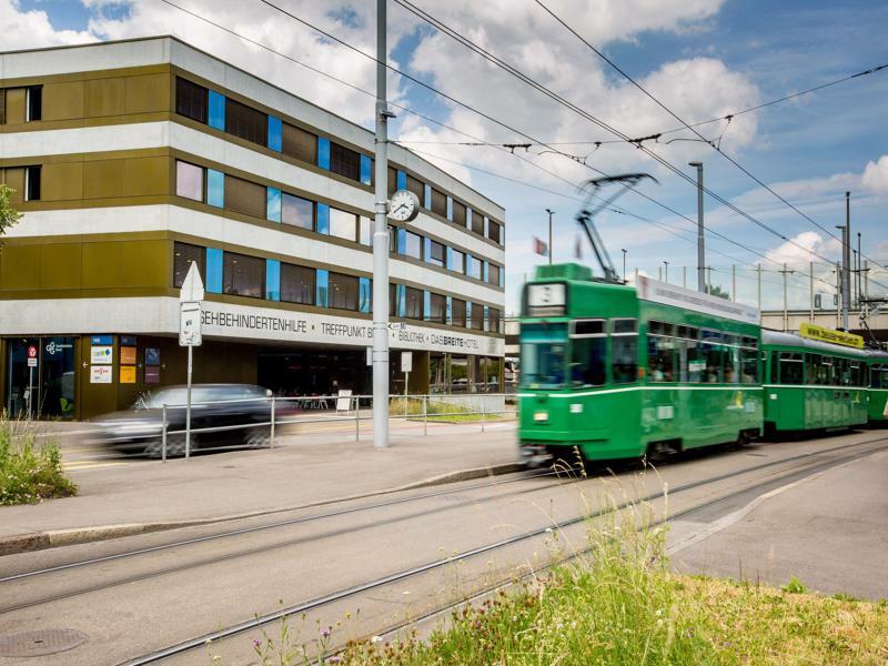 Dasbreitehotel Am Rhein Basel Bagian luar foto